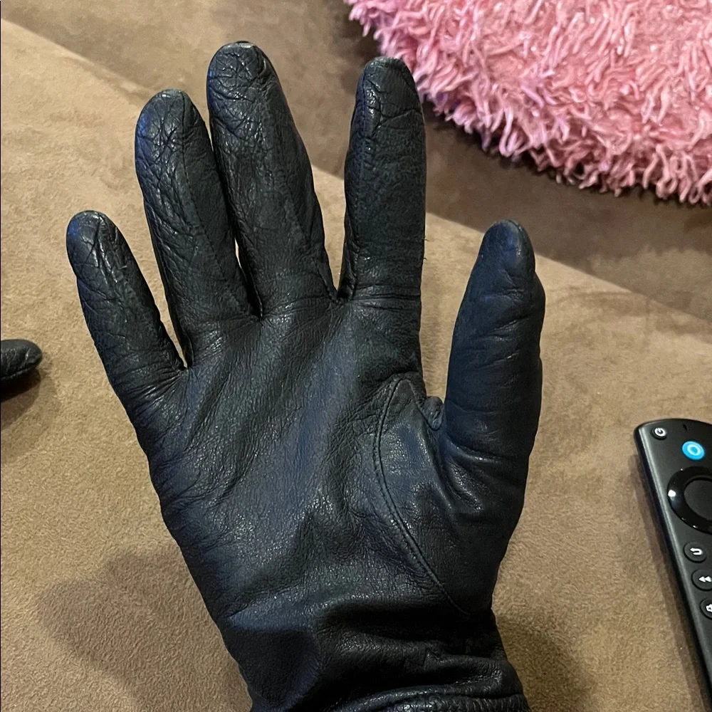 Isotoner black Leather Gloves - Picture 4 of 8
